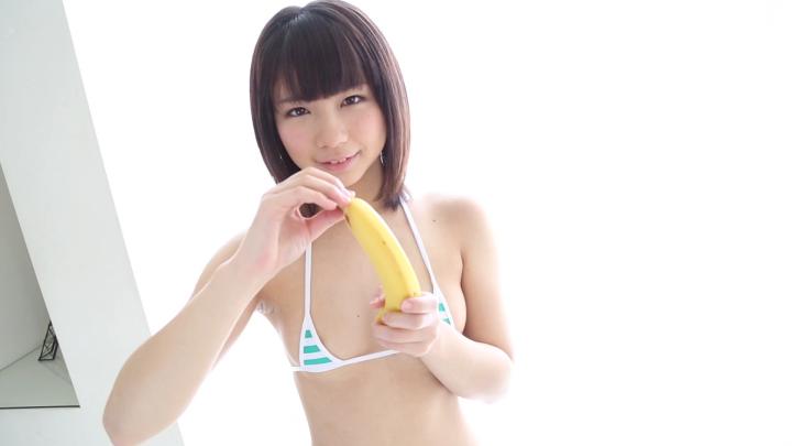 「桜井みな実」人気女優のバナナ舐め イメージ