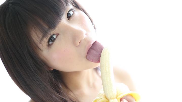 「桜井みな実」人気女優のバナナ舐め イメージ