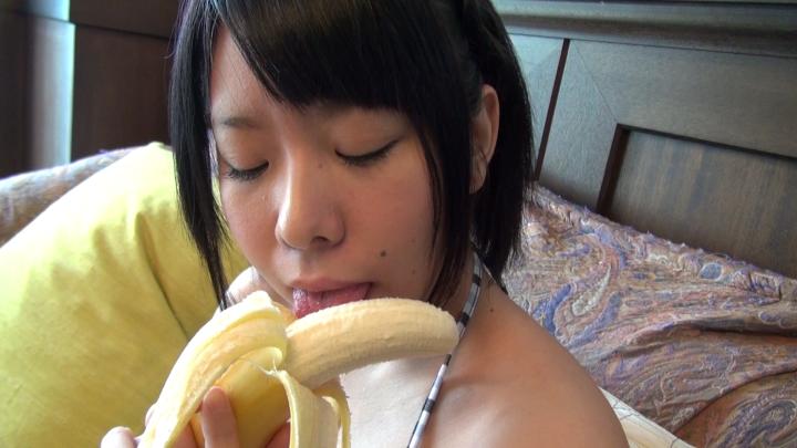 「高橋ゆうな」人気グラドルのバナナ舐め イメージ