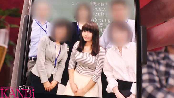 現役小学校教員 隠れ変態コスプレイヤー人妻 奥川るきの33歳 AVデビュー 爆発する10年分の性的欲求 イメージ